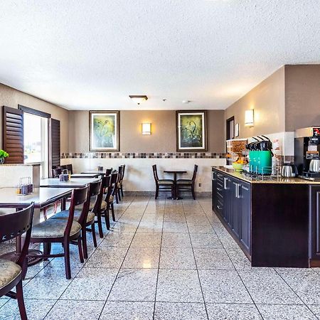 Quality Inn & Suites Yorkton Exteriör bild