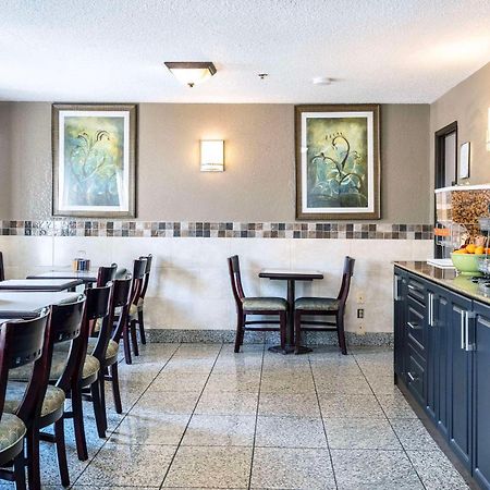 Quality Inn & Suites Yorkton Exteriör bild