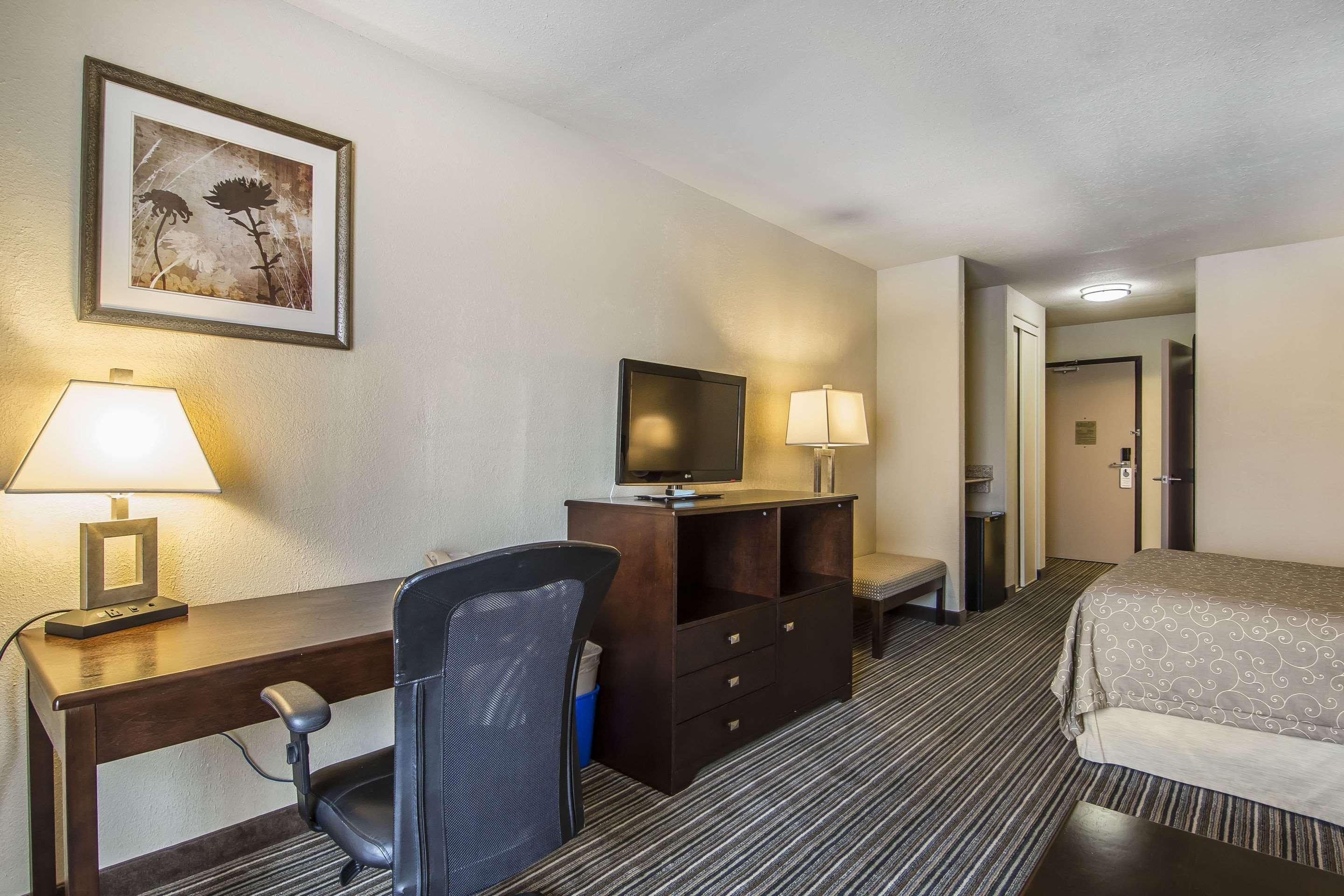 Quality Inn & Suites Yorkton Exteriör bild