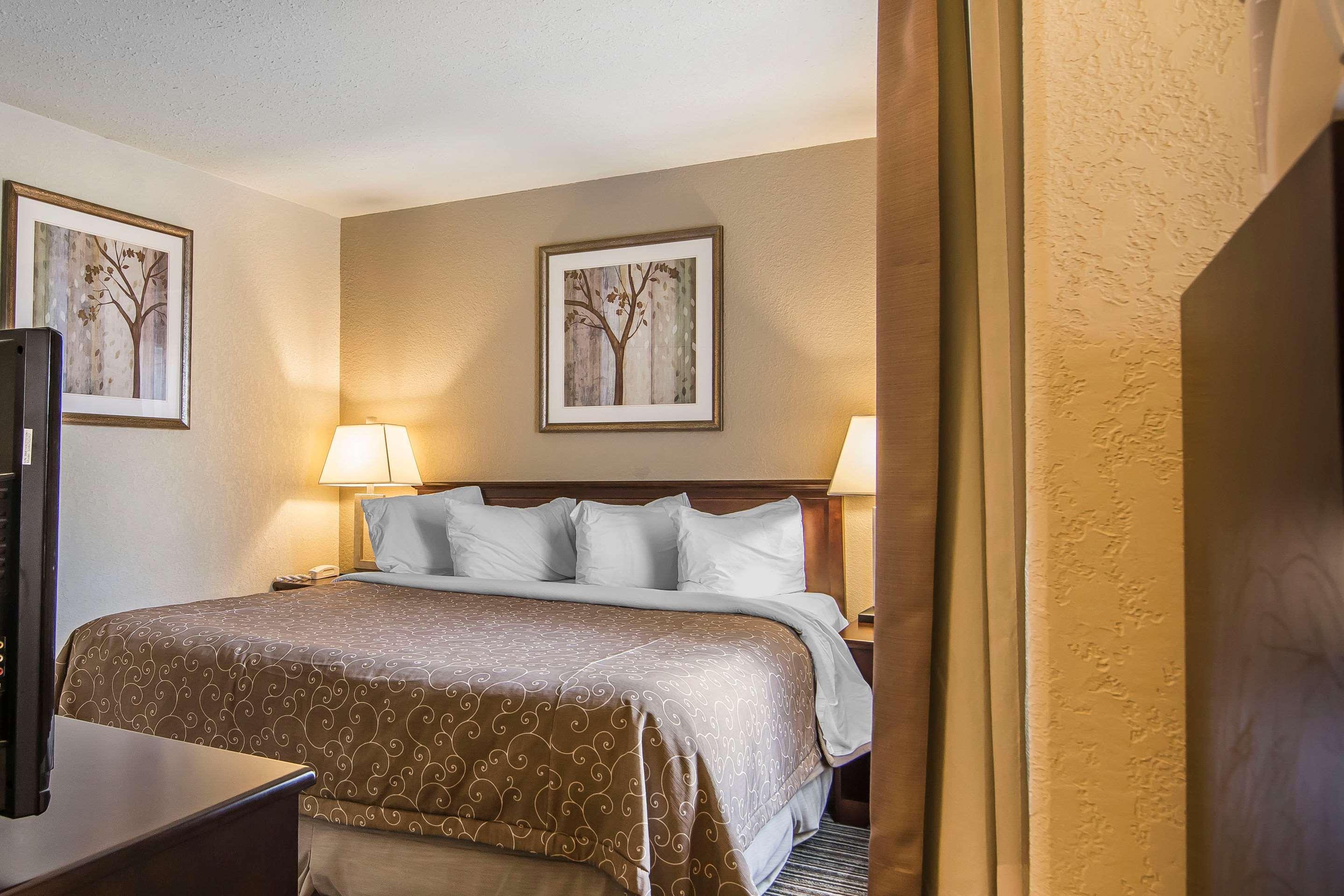 Quality Inn & Suites Yorkton Exteriör bild