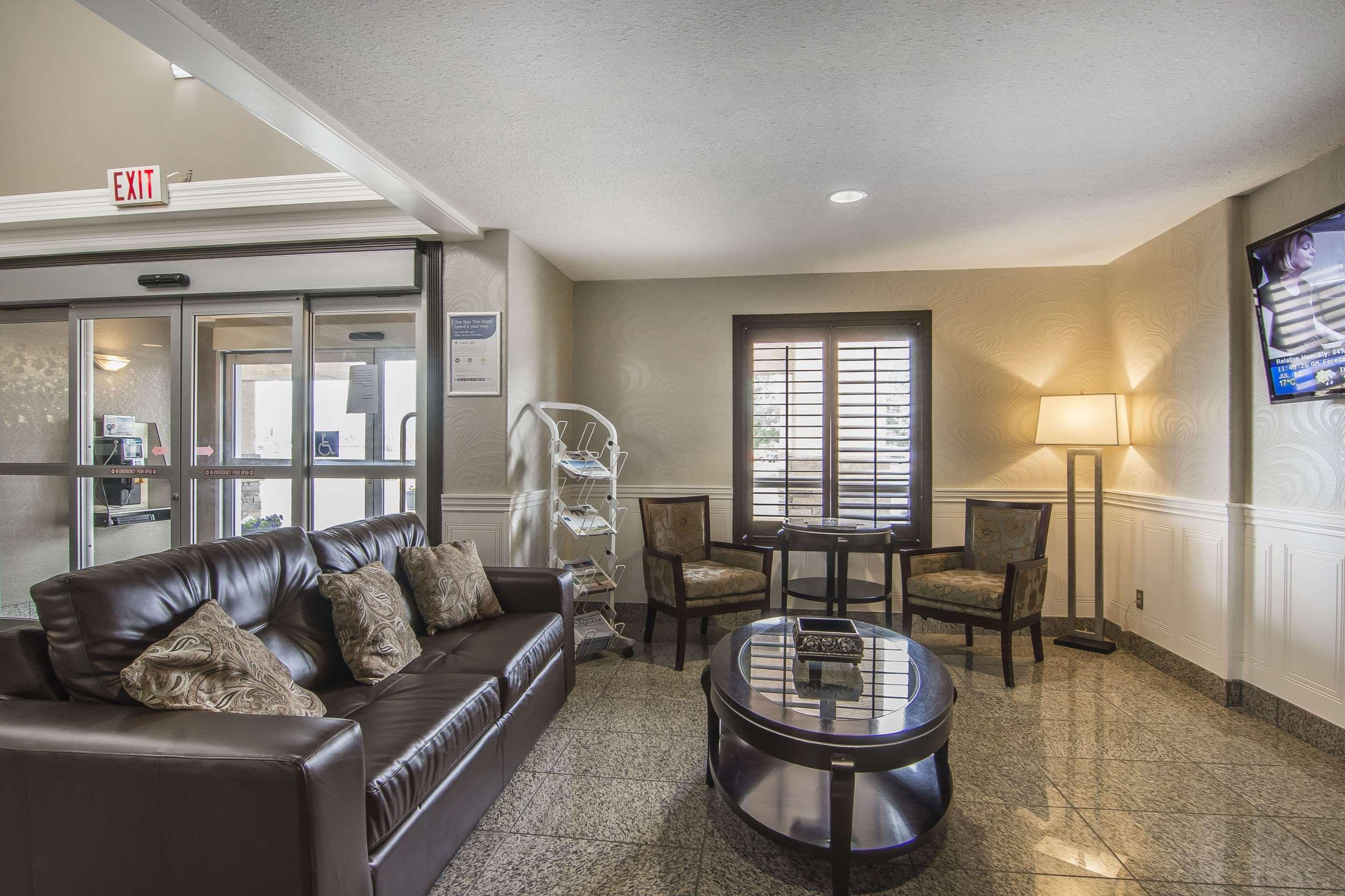 Quality Inn & Suites Yorkton Exteriör bild