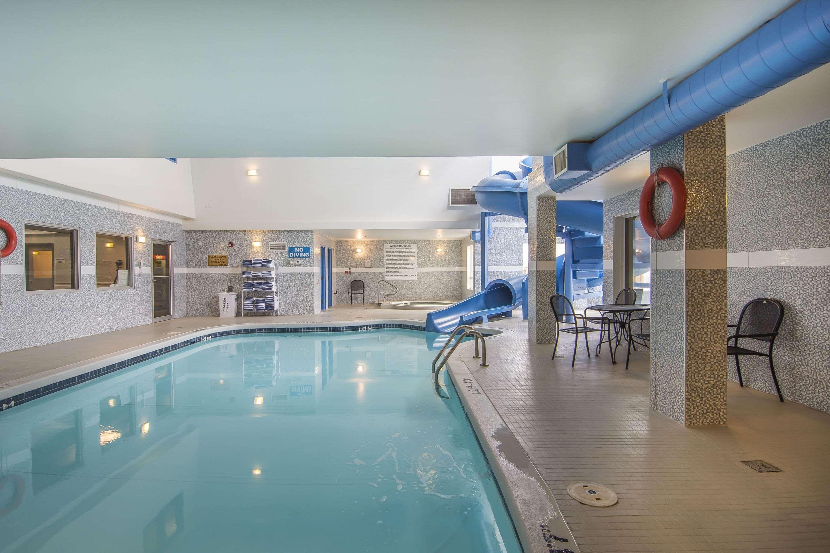 Quality Inn & Suites Yorkton Exteriör bild