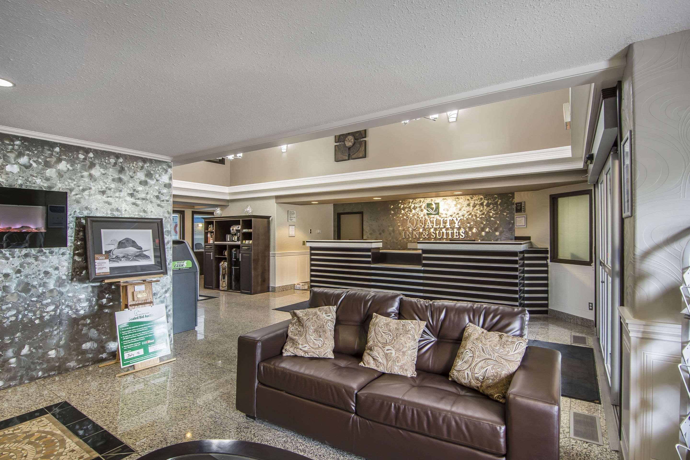 Quality Inn & Suites Yorkton Exteriör bild