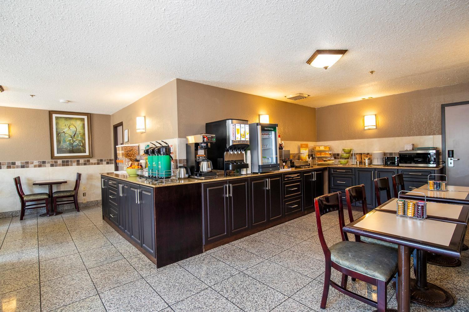 Quality Inn & Suites Yorkton Exteriör bild