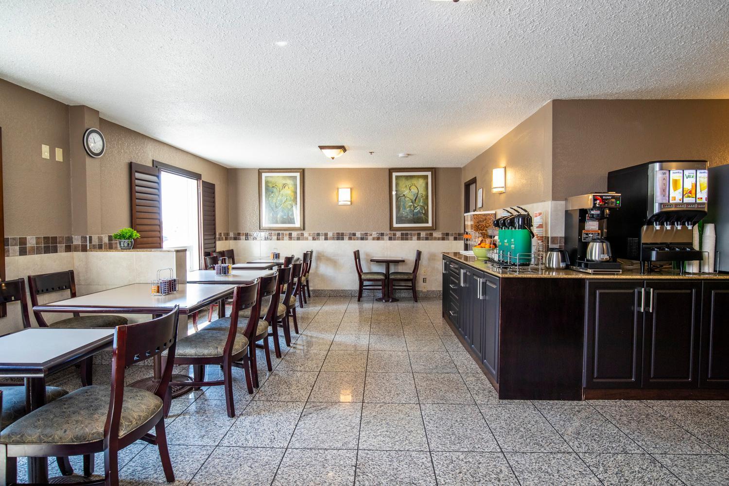 Quality Inn & Suites Yorkton Exteriör bild
