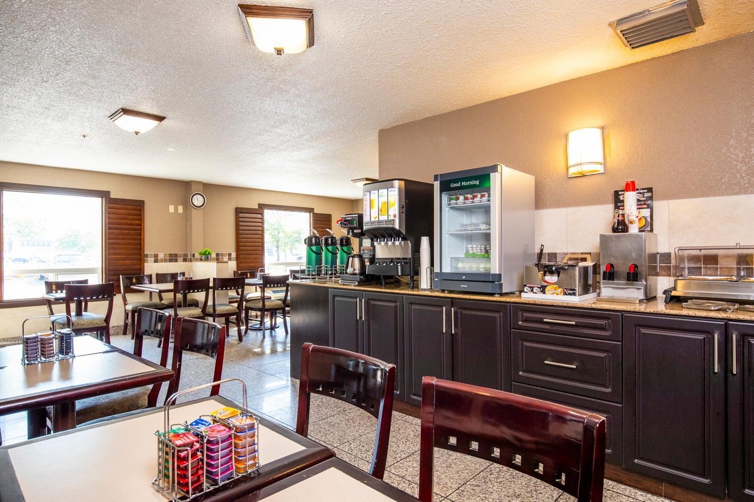Quality Inn & Suites Yorkton Exteriör bild
