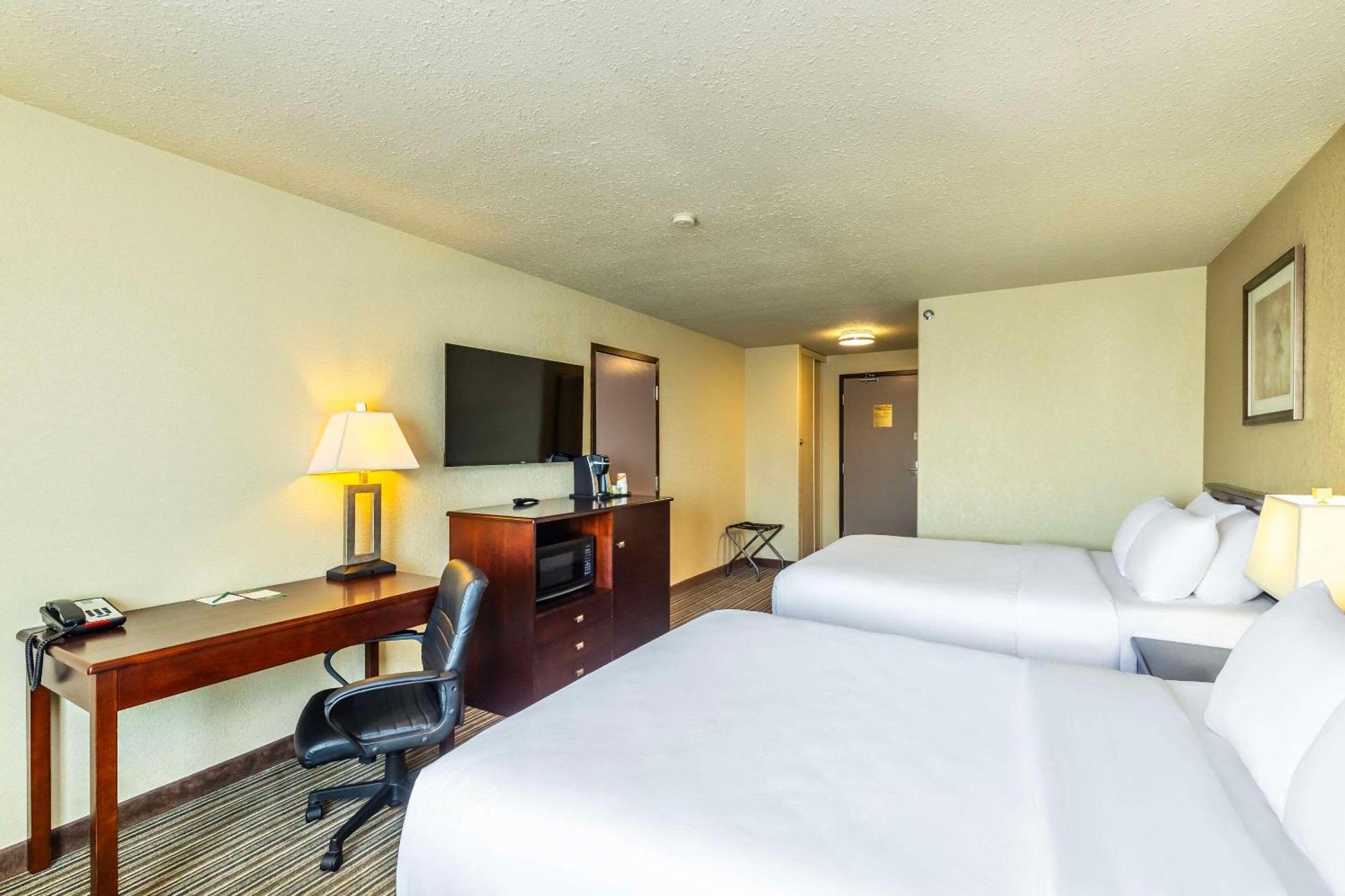 Quality Inn & Suites Yorkton Exteriör bild