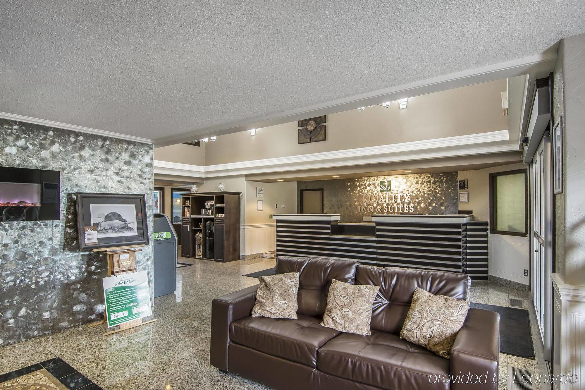 Quality Inn & Suites Yorkton Exteriör bild