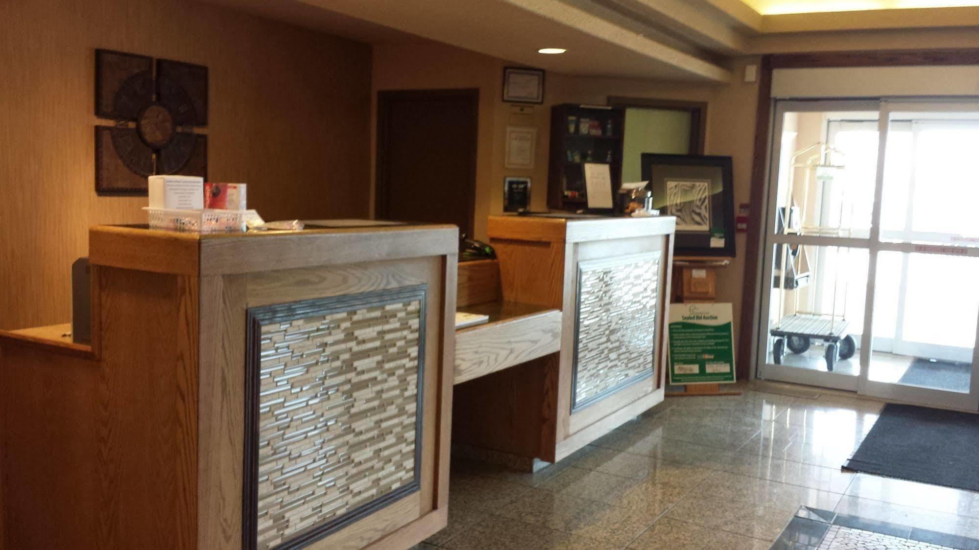 Quality Inn & Suites Yorkton Exteriör bild