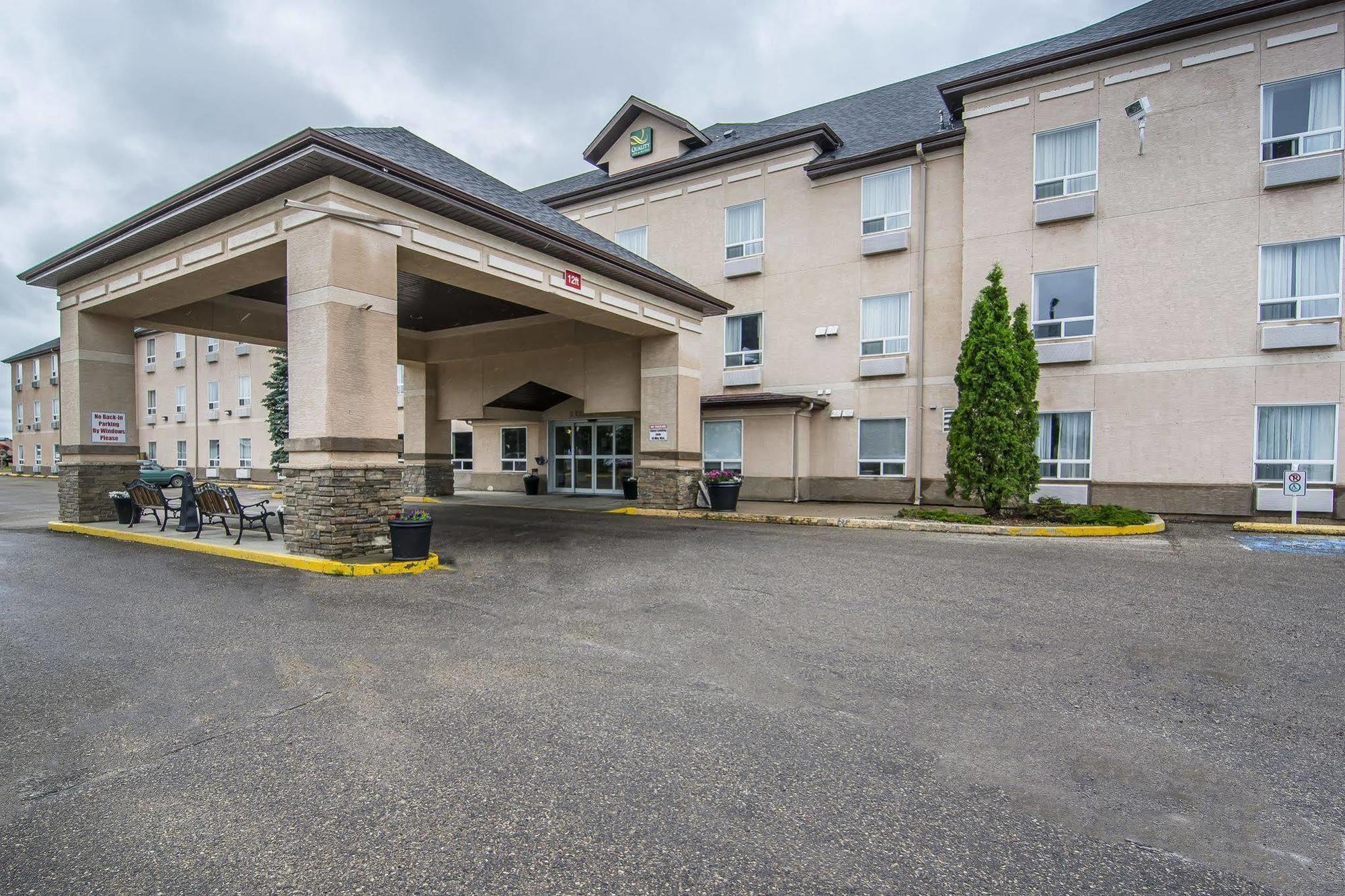 Quality Inn & Suites Yorkton Exteriör bild