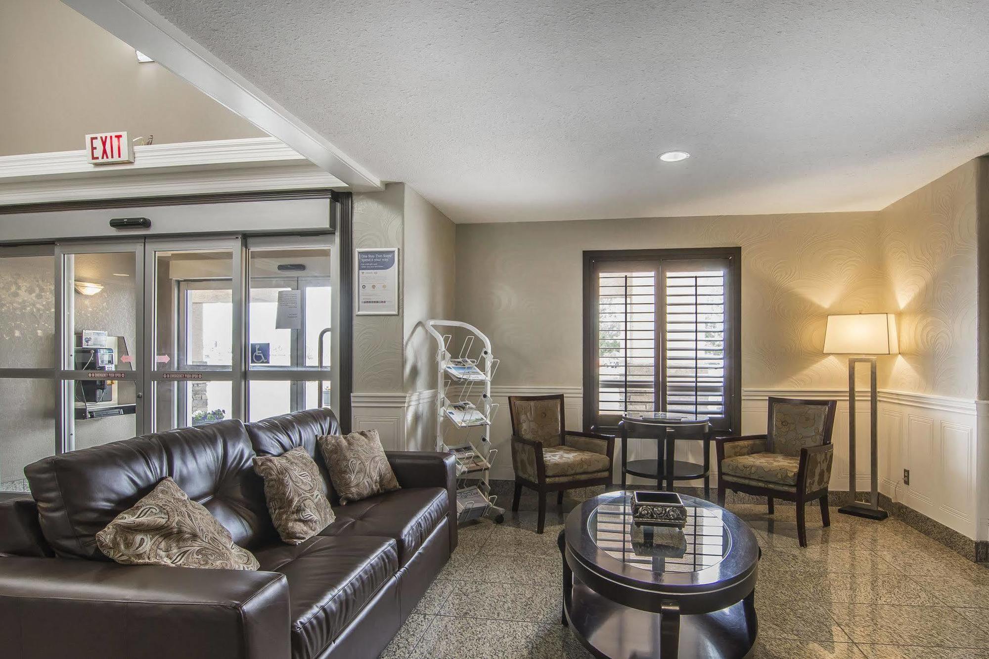 Quality Inn & Suites Yorkton Exteriör bild